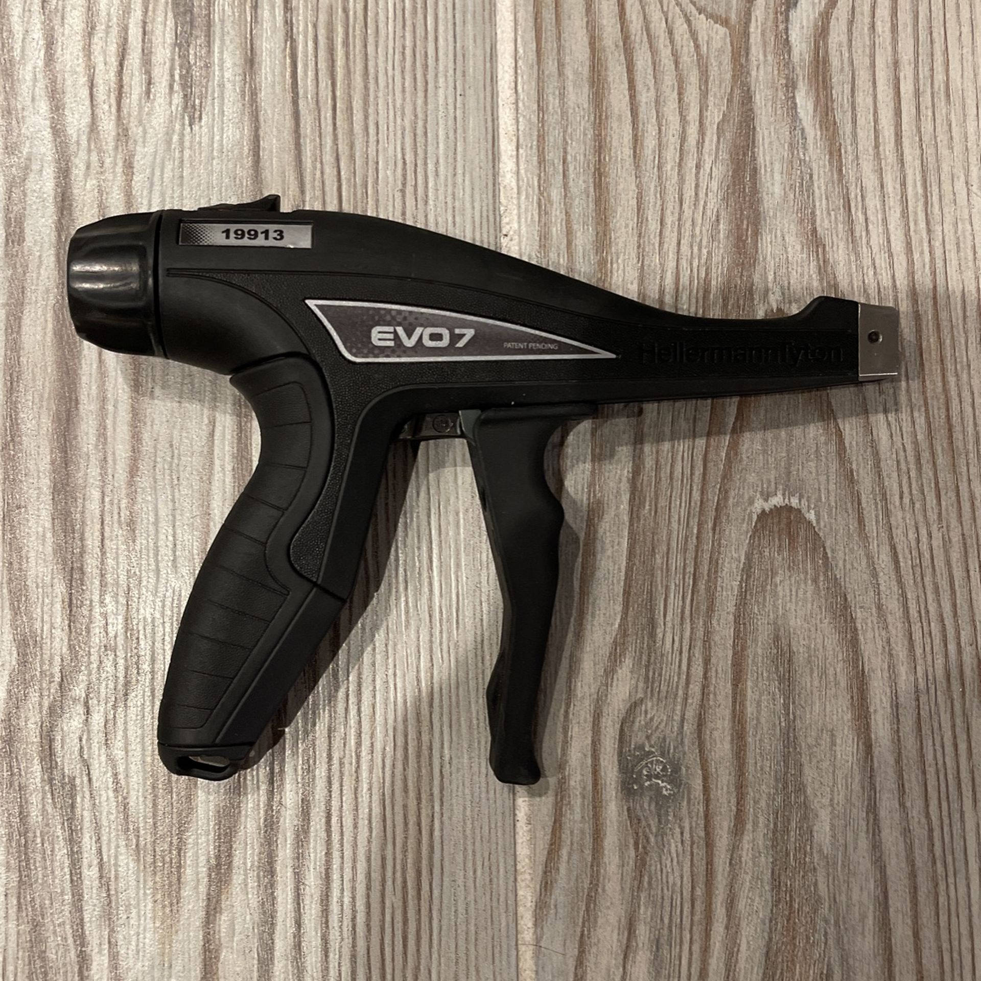 HellermannTyton EVO7 Cable Tie Application Tool