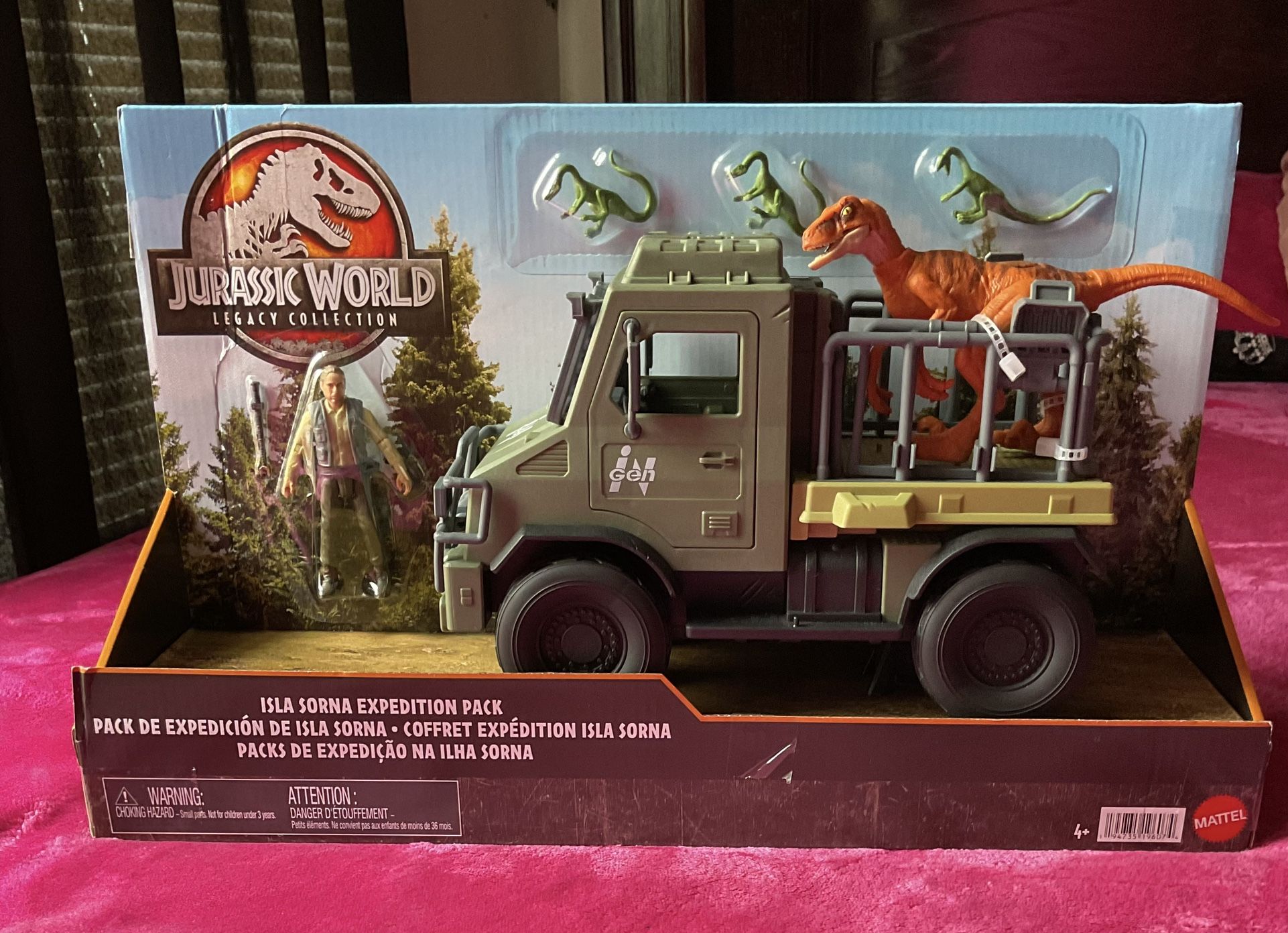 JURASSIC WORLD LEGACY COLLECTION ISLA SORNA EXPEDITION PACK ACTION FIGURE SET TOY