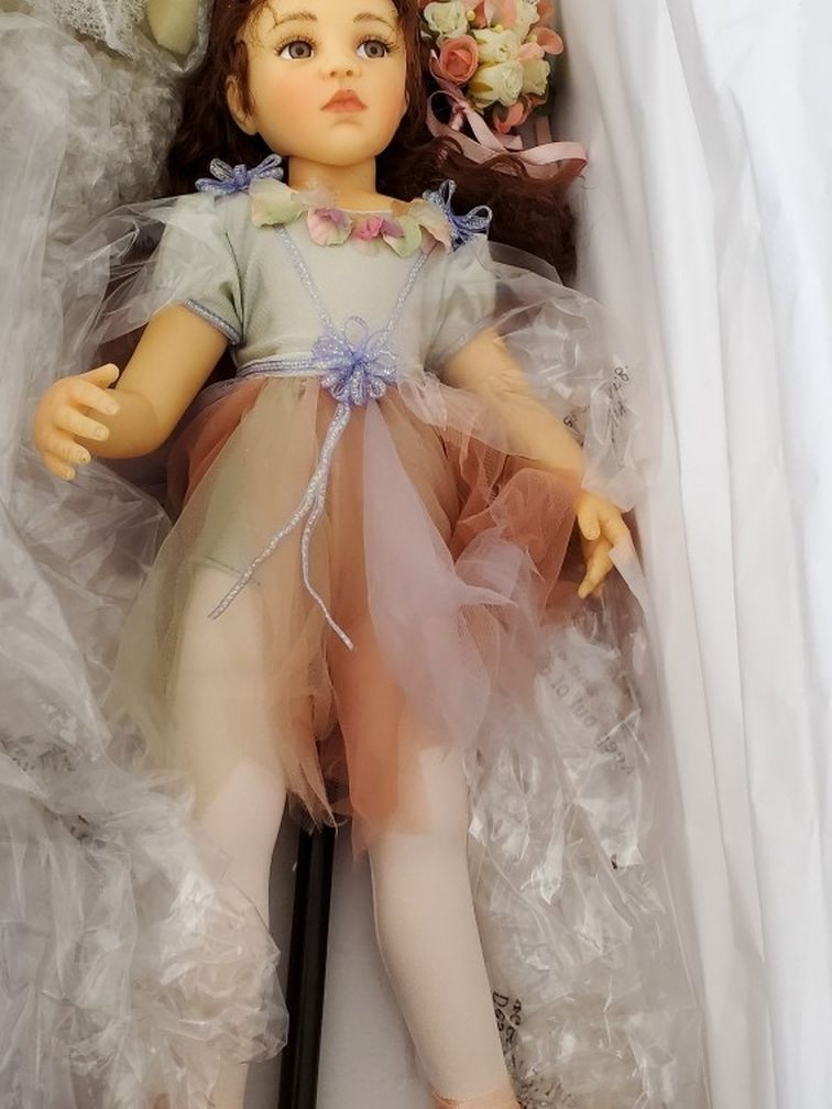 New Porcelain Collector Daddys First Bouquet By Richard Simmons Doll