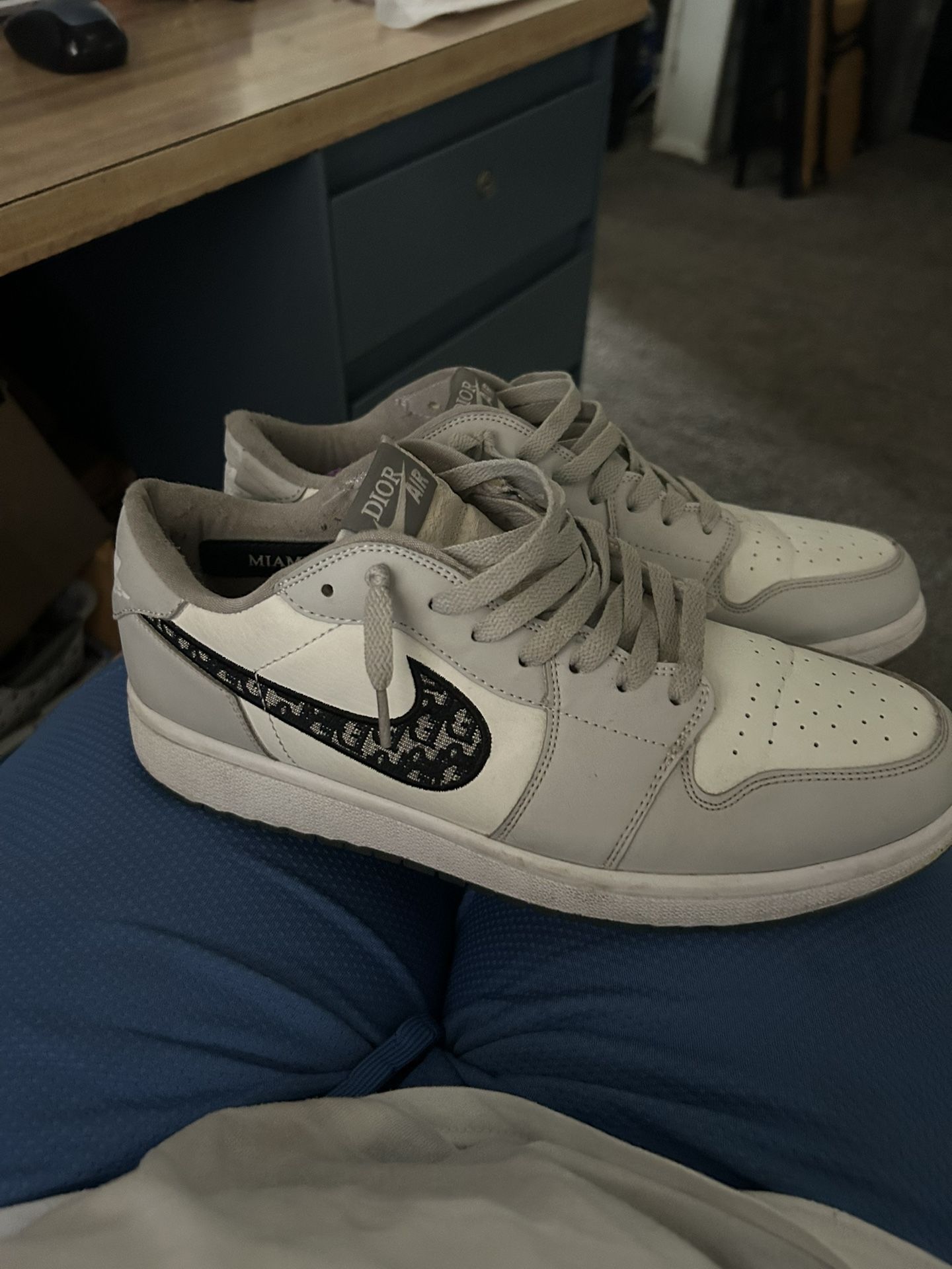 jordan 1 low diors size 10.5