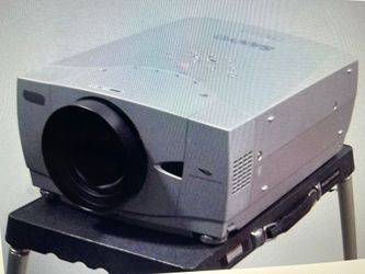 SANYO PLC-Xp56 5000 Lumens