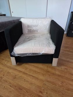 Sillón chico....da vueltas...esta nuevo todavia tiene los plasticos