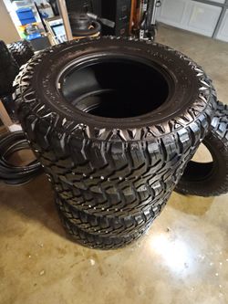33x12.50R17LT