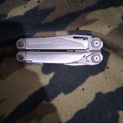 Leatherman Surge Multi Tool 