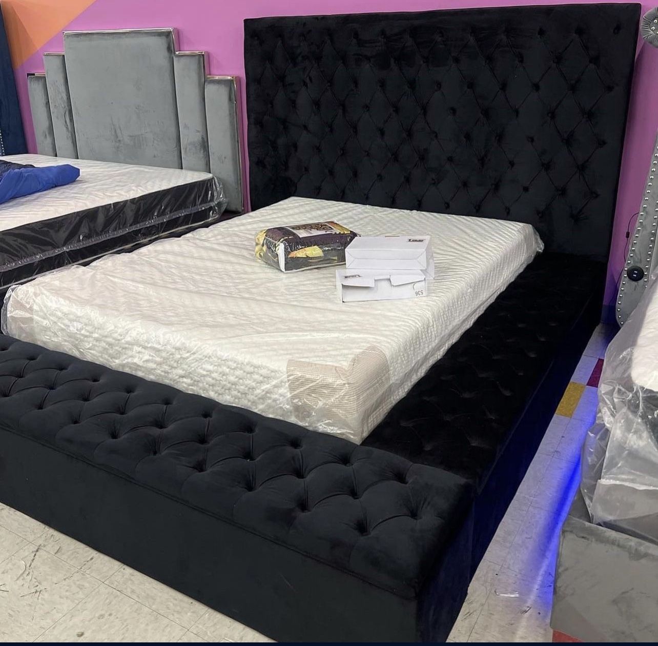 Beds/Bedroom Sets/ Mattresses on Sale Now! Finance and delivery available!