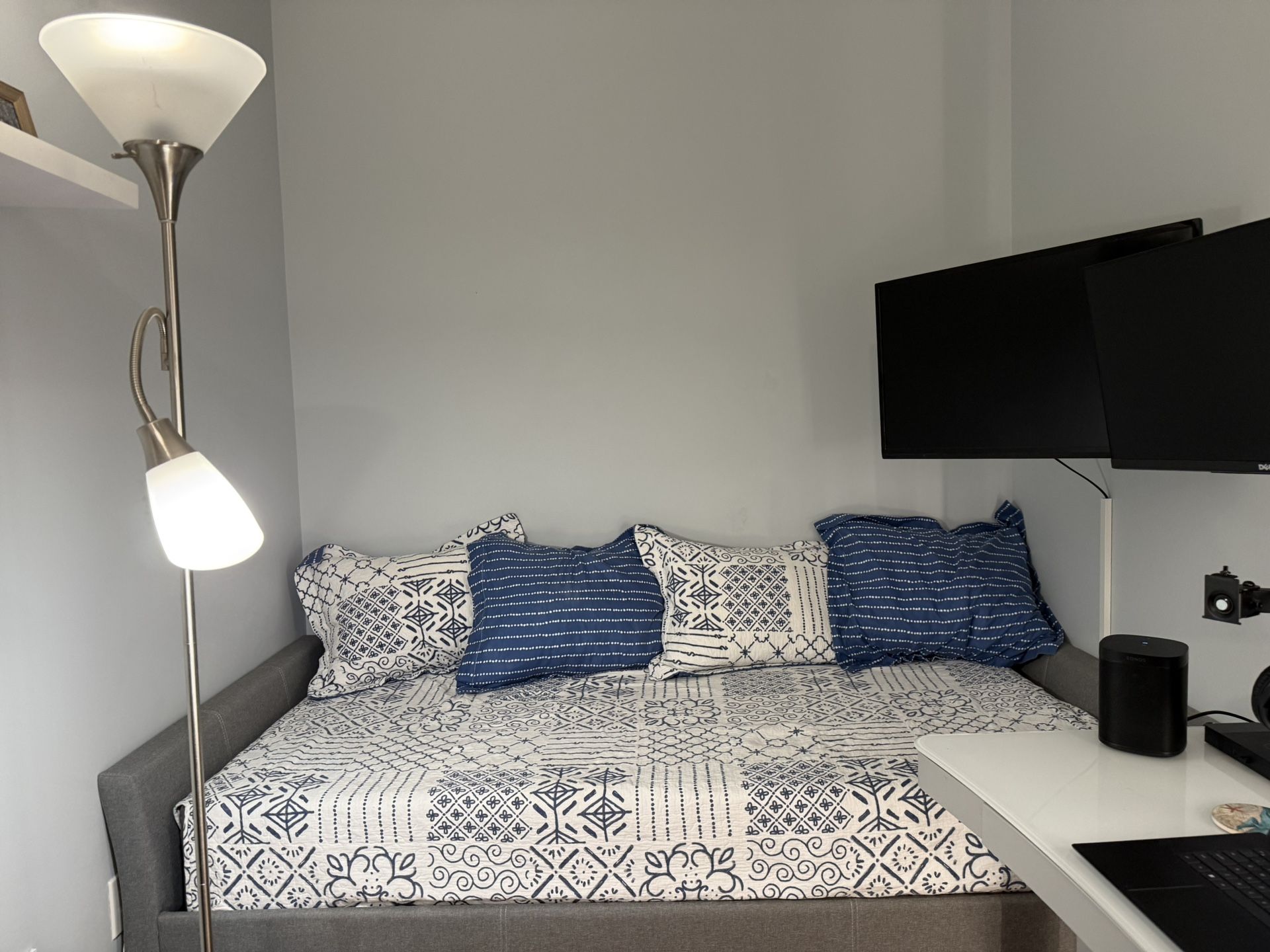 Daybed and twin mattress Like New