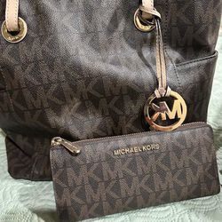 MICHAEL KORS Jet Set MK Logo Leather Satchel Shoulder Brown 11x14” With Wallet
Be the first to