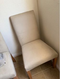 Set of table chairs