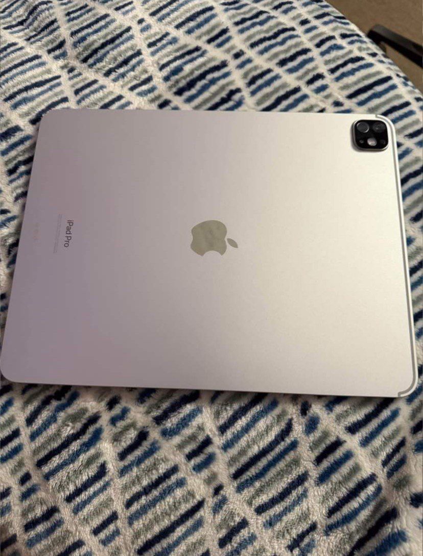 13-inch iPad Pro Wi-Fi 256GB with standard glass - Silver