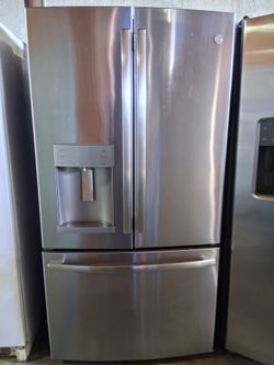 GE Refrigerator w/warranty