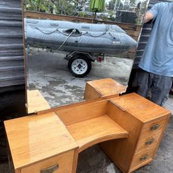 Vanity Haywood-Wakefield 