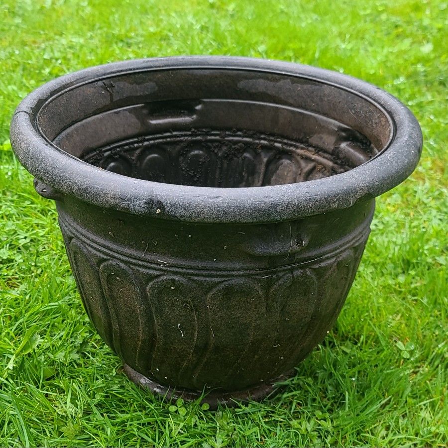 Nice Brown Plastic Flower Pot
