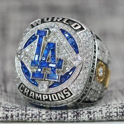 Dodgers Champions Ring Fans Edition + Ring Box