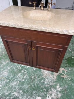 Bathroom vanity 41”