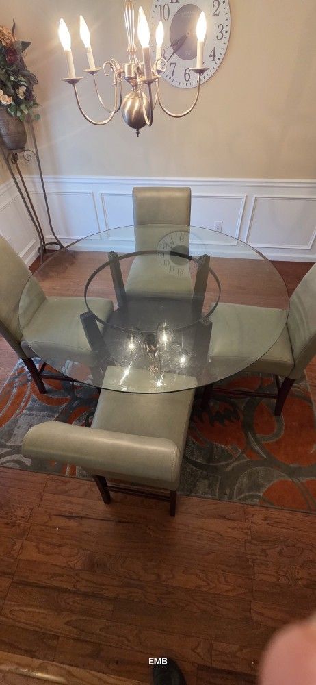 Dining Table Like New 