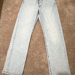 Woman’s W29 L28  Light Washed Levi’s Jeans 