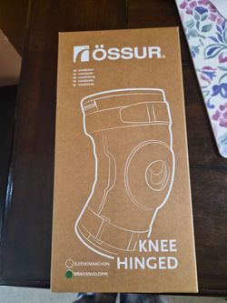 Knee hinged