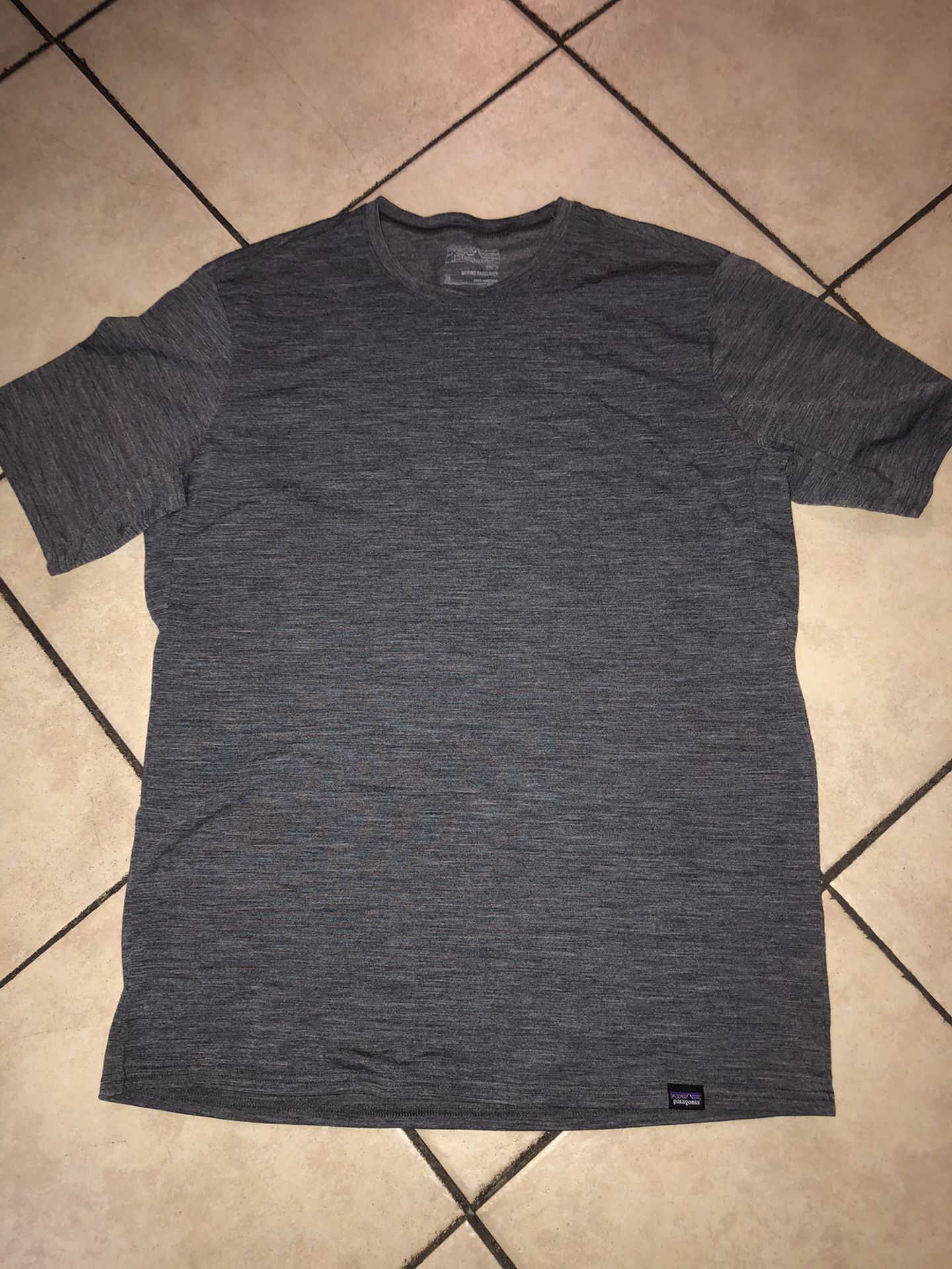 Sz small Patagonia work out shirt