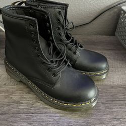 Doc Martins 2W