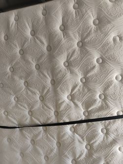 Queen Mattress 100$