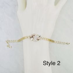 10K Gold Virgin Mary Our Lady of Guadalupe Heart Bracelet  A meaningful and elegant 10K solid gold religious bracelet featuring the Virgin Mary / Our