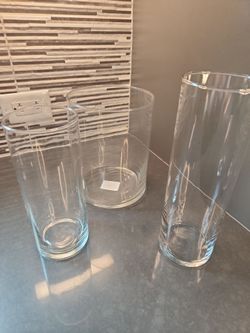 Set of 3 Various sized vases - glass