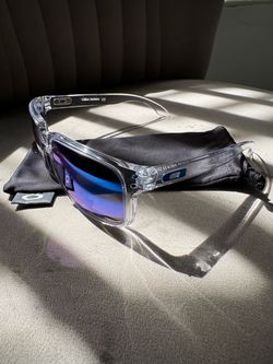 Oakley Holbrook XL Sunglasses – Clear Frame / Blue Mirror Lenses