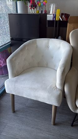 White Tufted Accent Chair with Wood Legs
