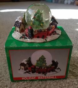 NIB holiday snow globe (2CH)
