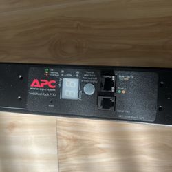 APC AP7932 24-Port Switched Rack PDU Power Supply Strip