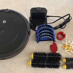 Used IRobot Roomba 692 Robot Vacuum