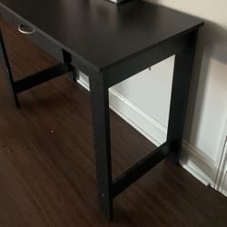Black Desk