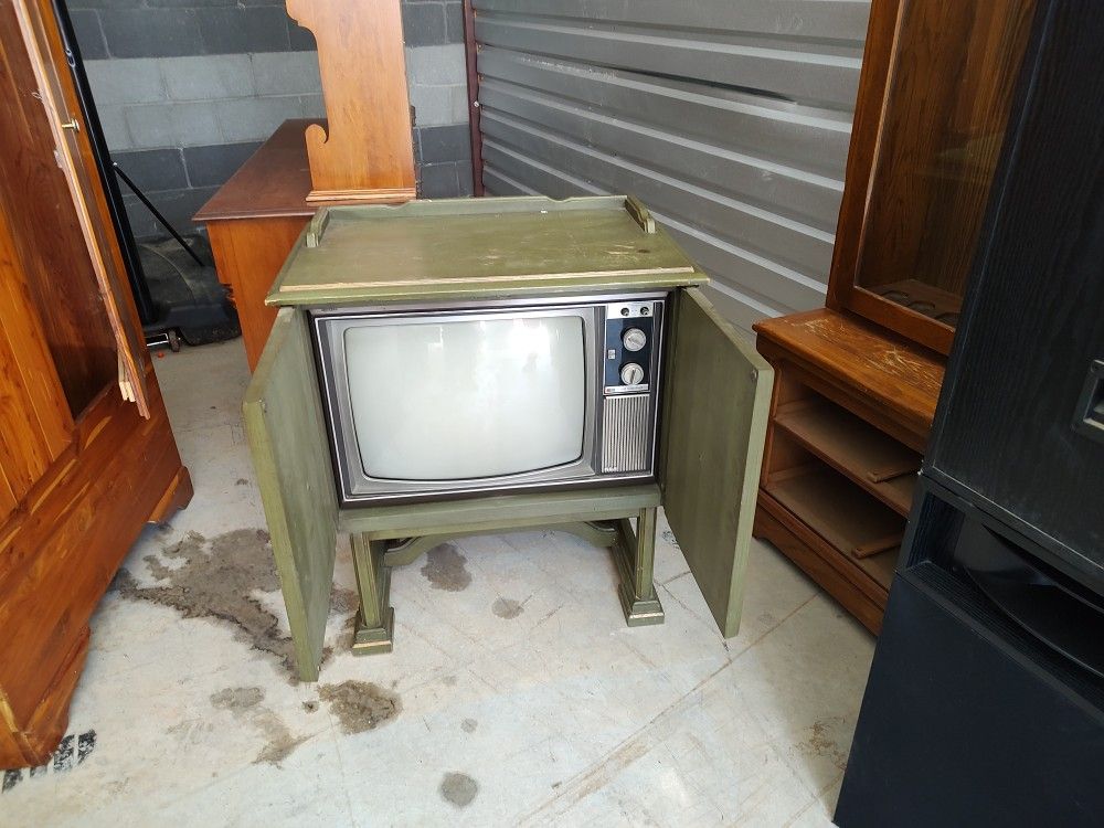 Antique T.V