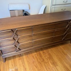 American of Martinsville 9 drawer dresser
