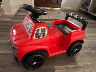 Toddler electric vehicle