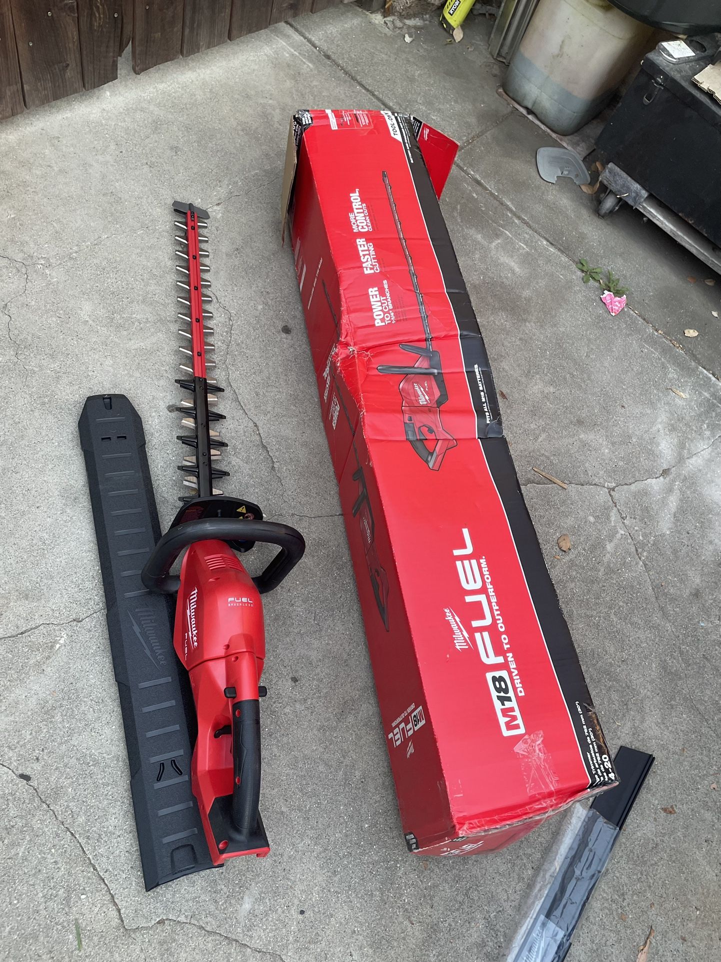Milwaukee M18 FUEL 18V 30 in. Brushless Cordless Battery Powered Hedge Trimmer (Tool-Only)