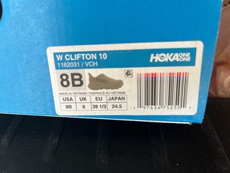 Womens Hoka Shoes size 8B