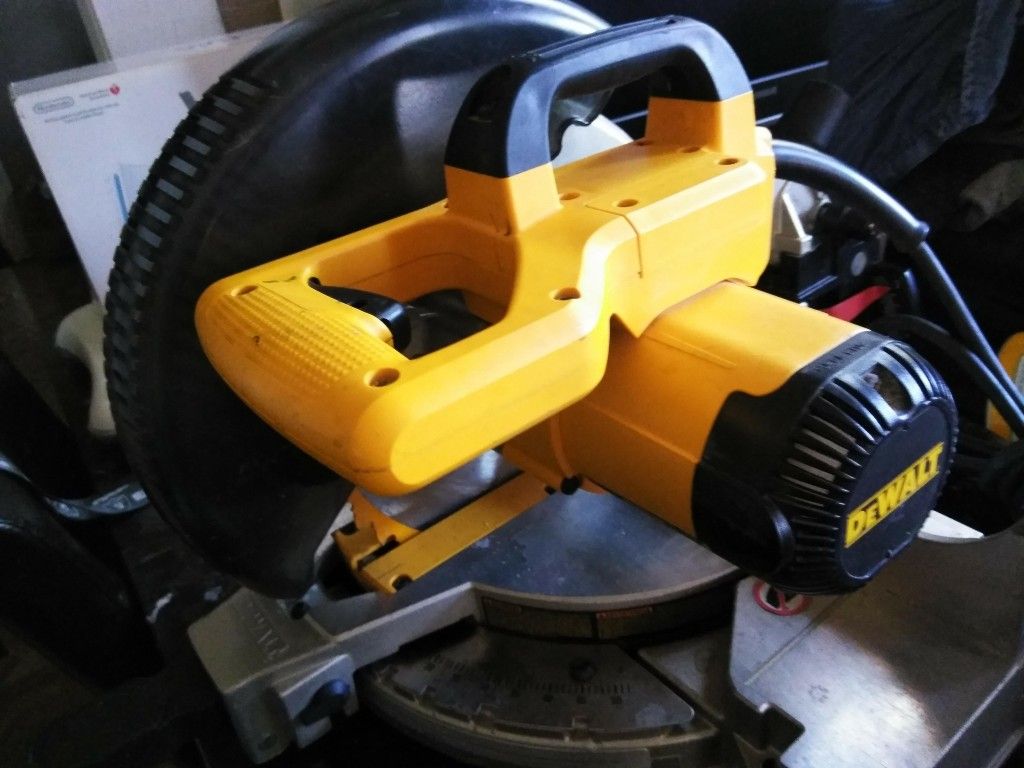 Dewalt mitler saw
