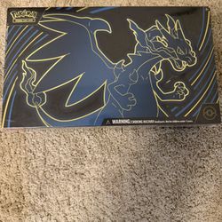 Pokémon Charizard Ultra Premium Collection 