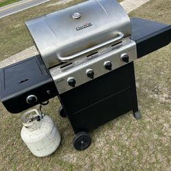 Grill to make roast meat 🥩 The grill comes with half a tank of gas It works perfectly I can deliver