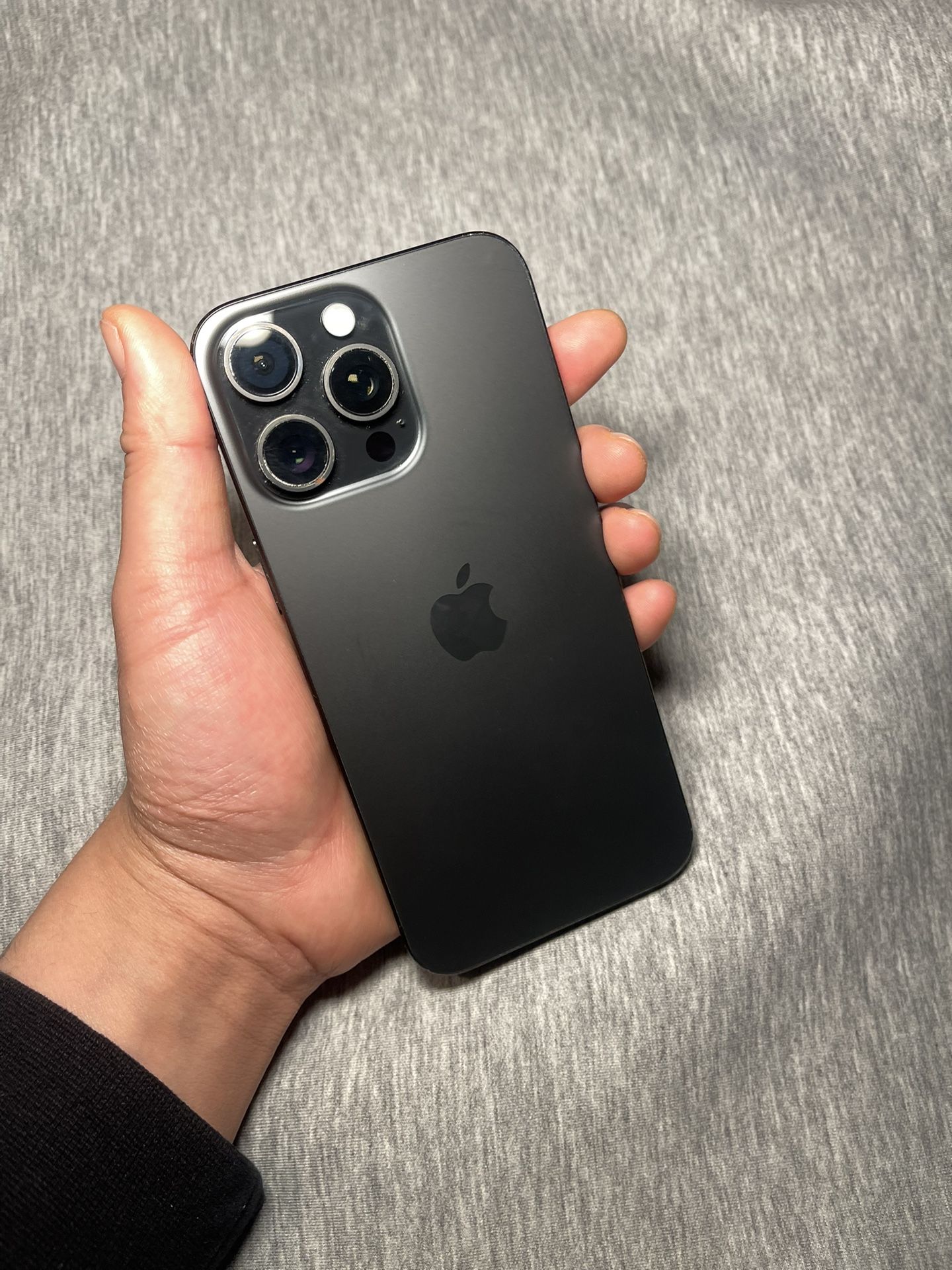 Iphone 15 or 16 Pro Max