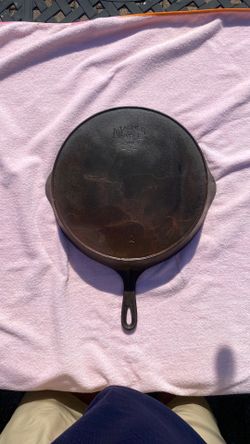 Wagner Ware Sidney O number 12 skillet
