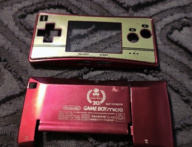 NINTENDO Gameboy Micro Limited Edition Famicom Mario Anniversary Shell