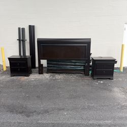 🔥 Universal Furniture 4-Piece Bedroom Set – Solid, Elegant, Dark Wood  🔥