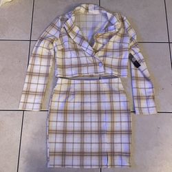 No boundaries Plaid Fashion Blazer With Skirt .Size M