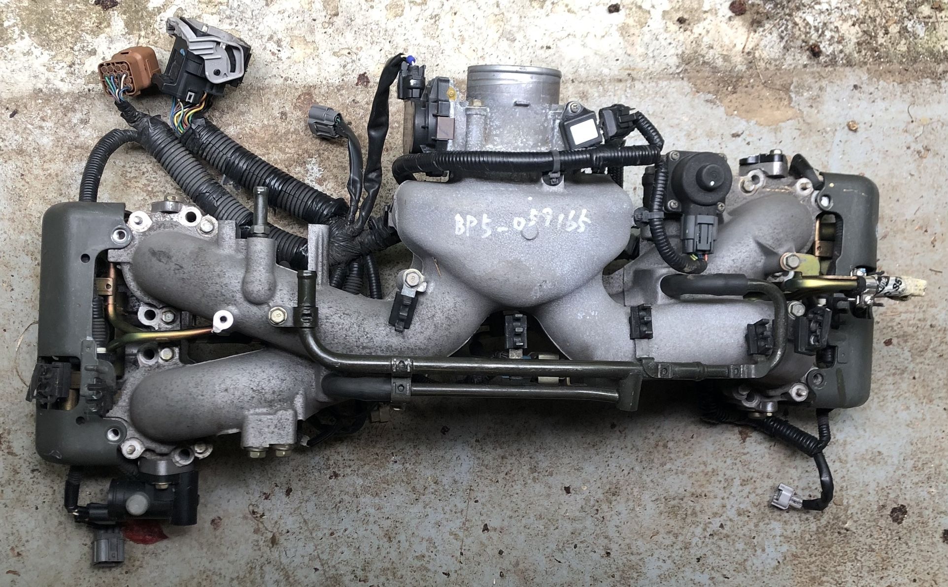 2005 Subaru Legacy Outback 2.5l Intake Manifold 14001AB65A O