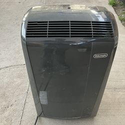 Portable Air Conditioner By De’Longhi Pinguino Model PAC N110EC. 11000 BTU in excellent working condition. With window kit.