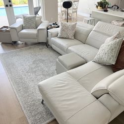 Leather zero Gravity Reclining Sofa. Like New.