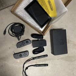 Nintendo Switch Console (Original Model HAC-001) – Complete Set, Excellent Condition