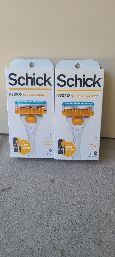 Schick Hydro Razor With 2 Refills